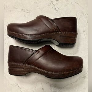 Dansko XP Brown leather size 39 women’s 8.5/9